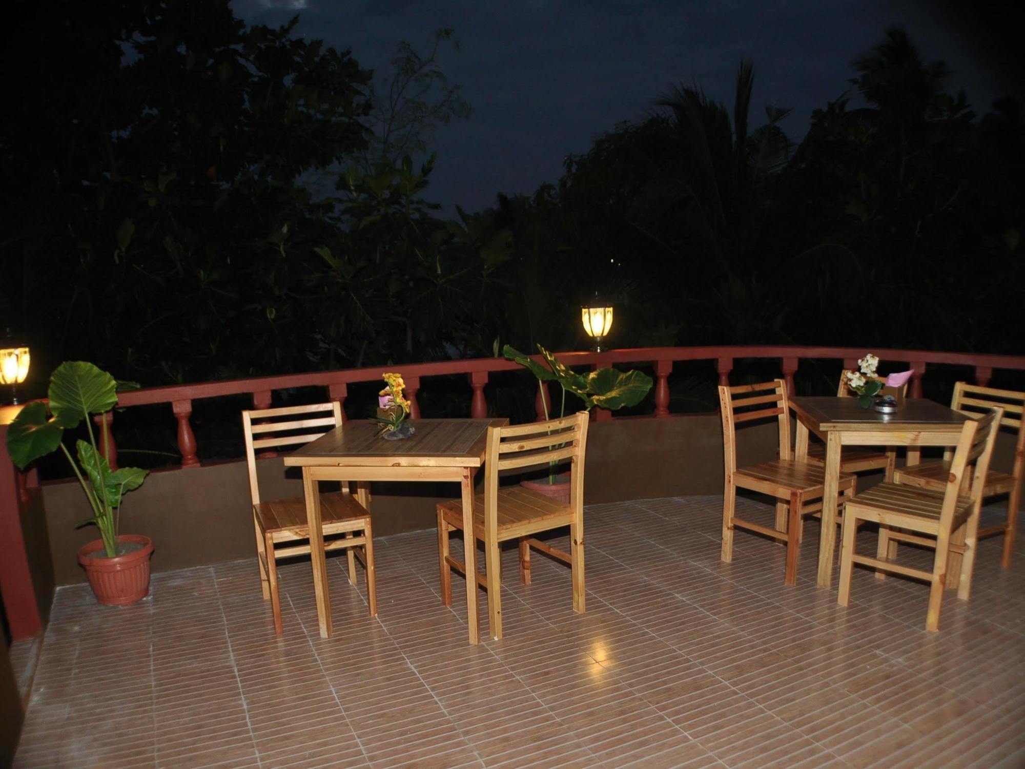 Hotel Shadow Palm Maafushi Exteriér fotografie